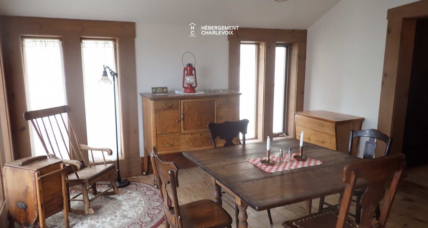 Le 142 - House with old-world charm in downtown Baie-Saint-Paul